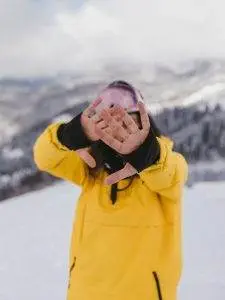 cold weather Raynaud's hands