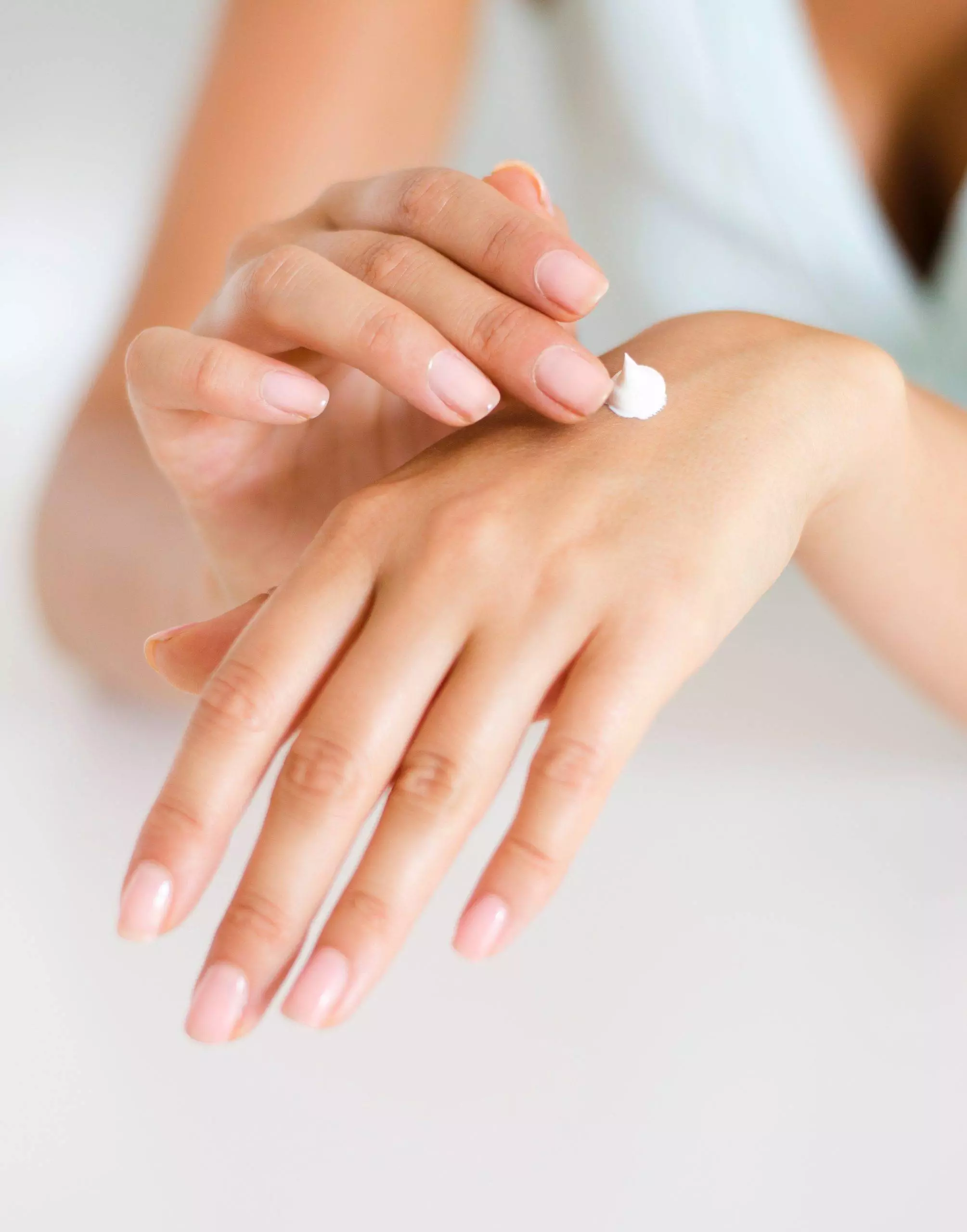 10 Effective Ways To Tame Hand Eczema – Re'equil